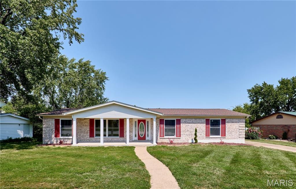 3621 Harmann Estates Drive, Bridgeton, MO 63044