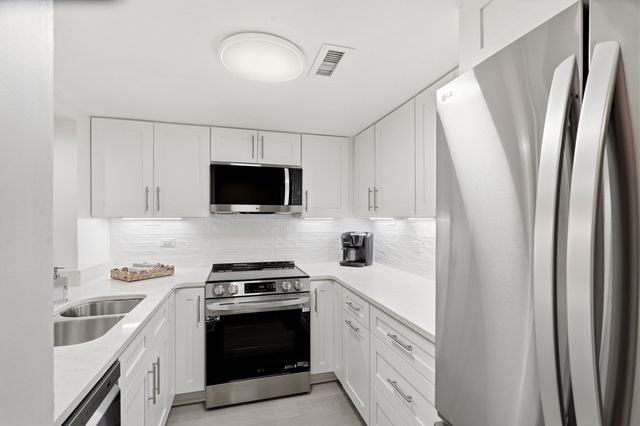 100 Ocean Creek Dr Apt L1, Myrtle Beach, SC 29572
