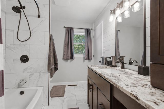 4024 Cardinal Court, Cedar Falls, IA 50613