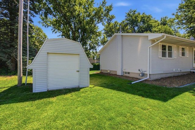 4024 Cardinal Court, Cedar Falls, IA 50613