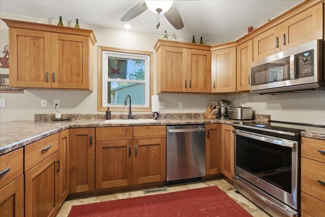 4024 Cardinal Court, Cedar Falls, IA 50613