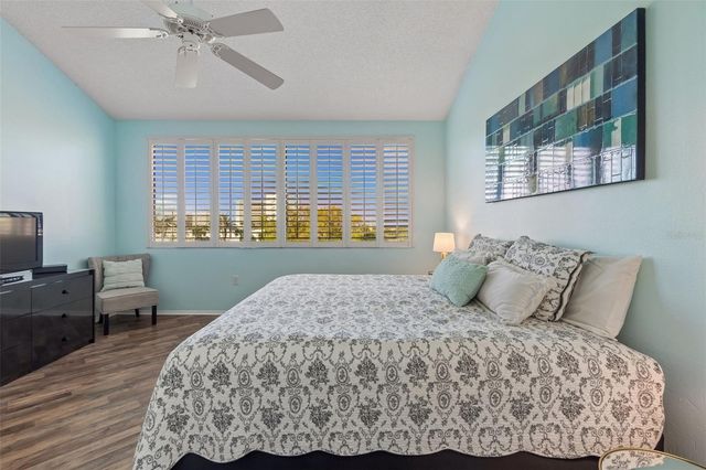 6263 MIDNIGHT PASS ROAD 301, Sarasota, FL 34242