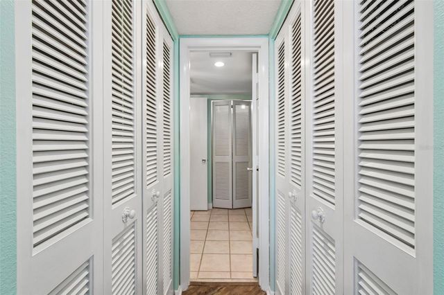 6263 MIDNIGHT PASS ROAD 301, Sarasota, FL 34242