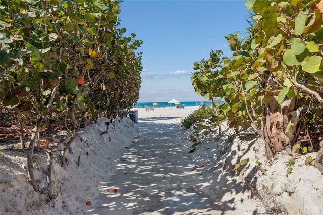 6263 MIDNIGHT PASS ROAD 301, Sarasota, FL 34242