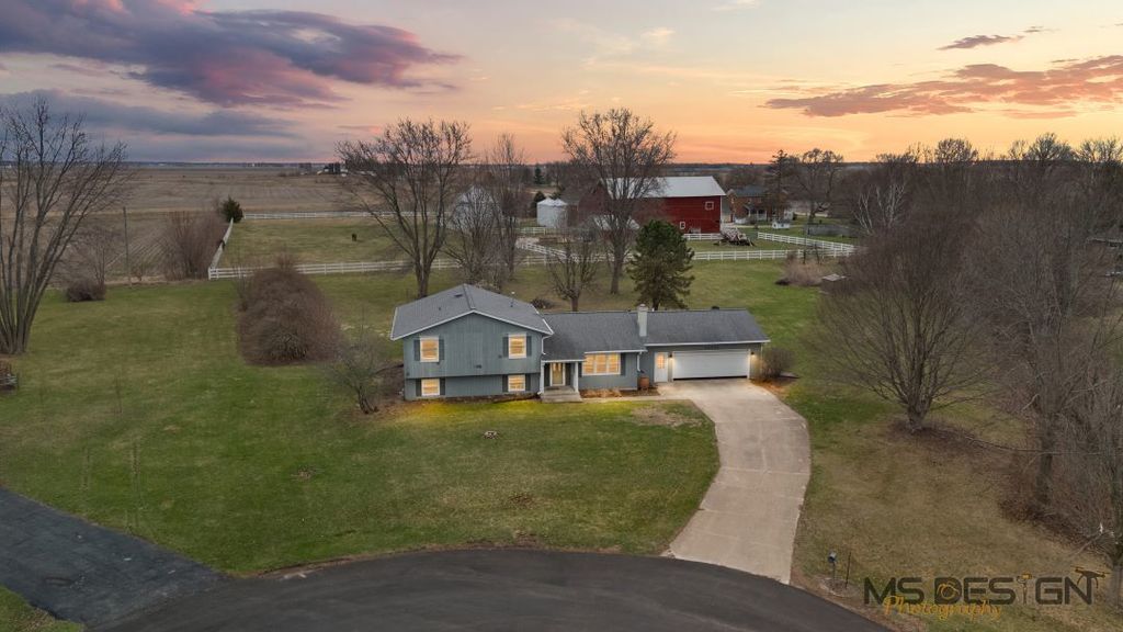 2S456 Cedar Court, Elburn, IL 60119