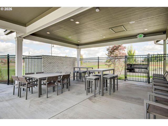 4256 Se CENTURY Blvd, Hillsboro, OR 97123