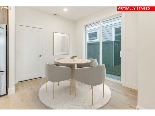 4256 Se CENTURY Blvd, Hillsboro, OR 97123