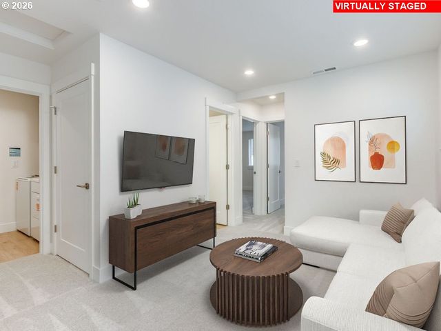 4256 Se CENTURY Blvd, Hillsboro, OR 97123