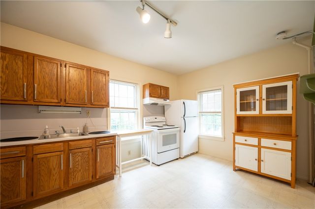 10 Hendricks Street, South Kingstown, RI 02879