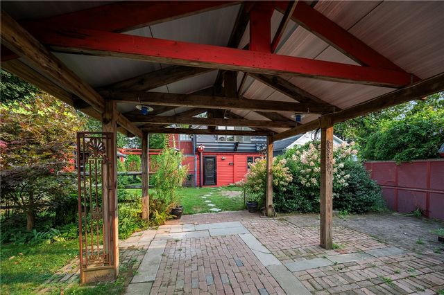 10 Hendricks Street, South Kingstown, RI 02879