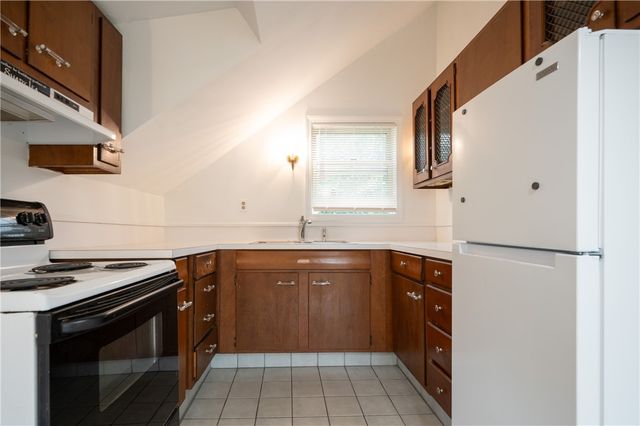 10 Hendricks Street, South Kingstown, RI 02879