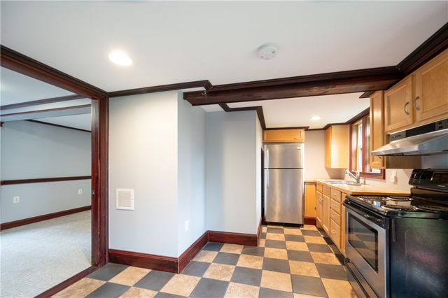 10 Hendricks Street, South Kingstown, RI 02879