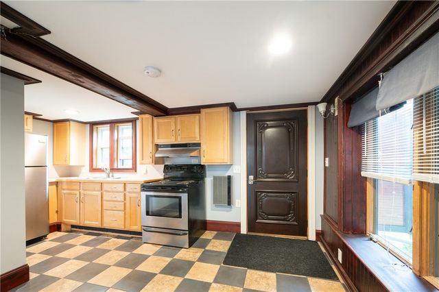 10 Hendricks Street, South Kingstown, RI 02879