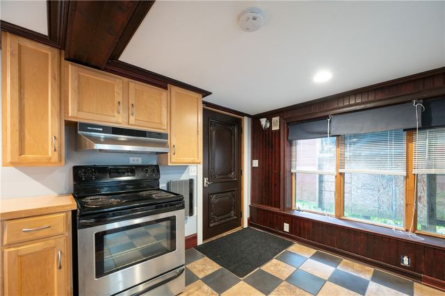 10 Hendricks Street, South Kingstown, RI 02879