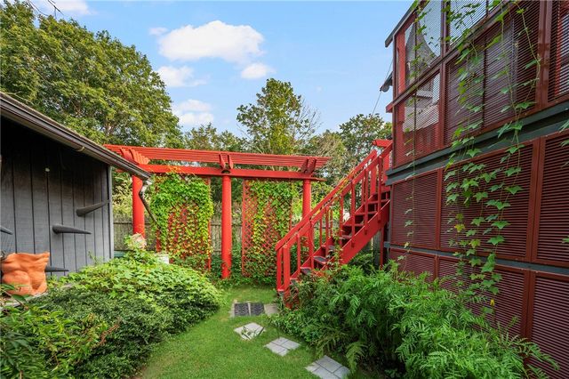 10 Hendricks Street, South Kingstown, RI 02879