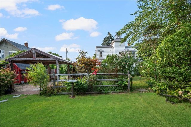 10 Hendricks Street, South Kingstown, RI 02879