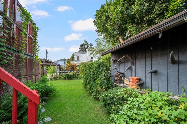 10 Hendricks Street, South Kingstown, RI 02879