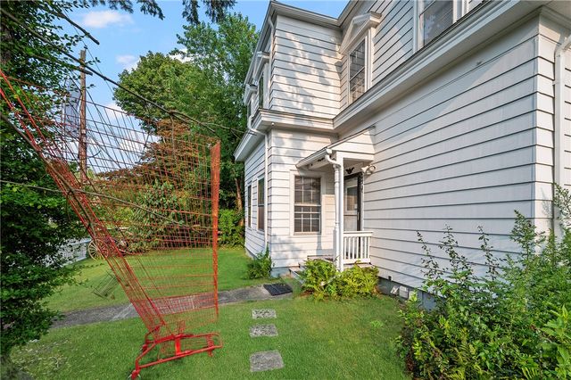 10 Hendricks Street, South Kingstown, RI 02879