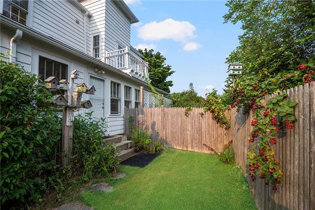 10 Hendricks Street, South Kingstown, RI 02879