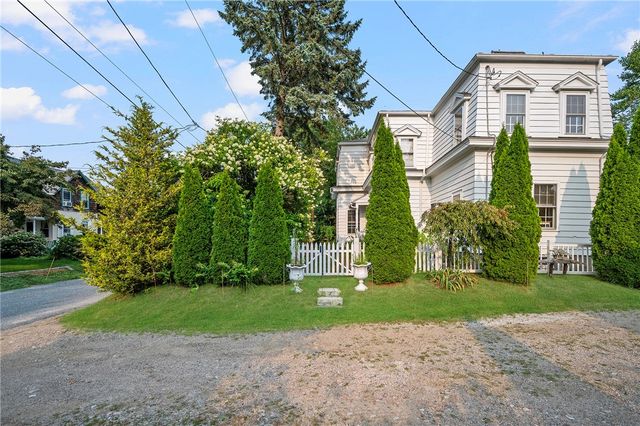 10 Hendricks Street, South Kingstown, RI 02879