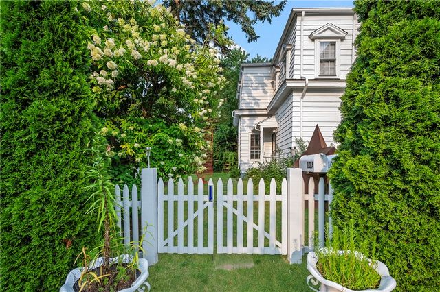 10 Hendricks Street, South Kingstown, RI 02879