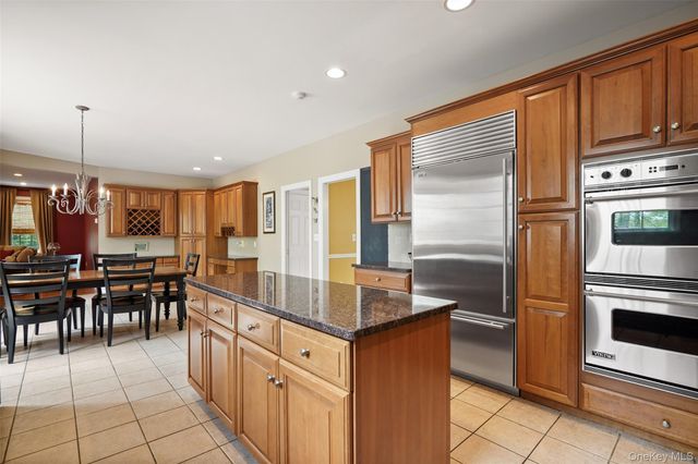 4 Fieldstone Drive, Katonah, NY 10536