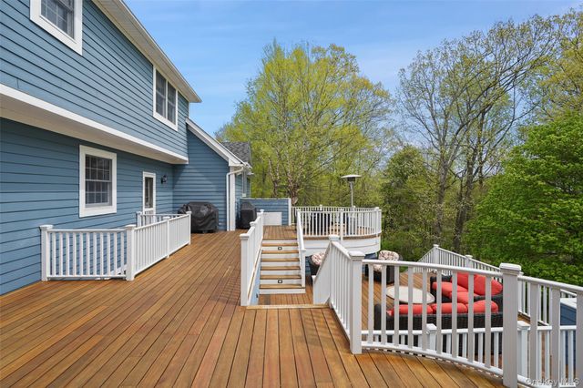 4 Fieldstone Drive, Katonah, NY 10536
