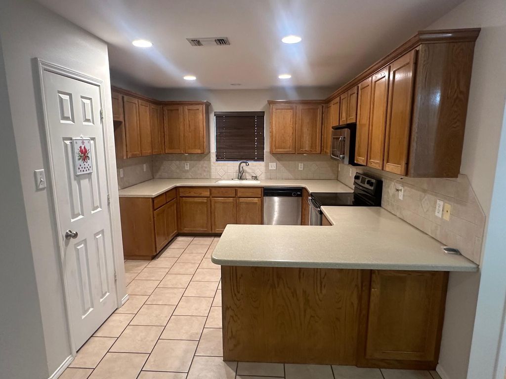 Image 7 of property listing at 3602 Dominion Ridge Circle, San Angelo, TX 76904