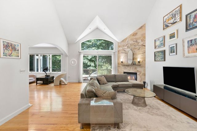 10 Blue Heron Way 10, Acton, MA 01720