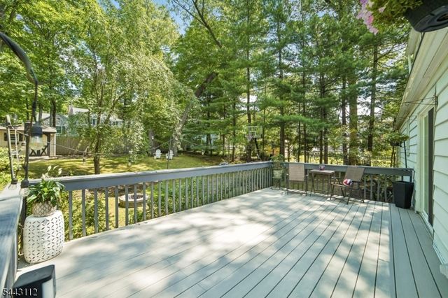 6 Cherry Ln, Caldwell Boro Twp., NJ 07006