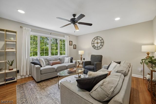 6 Cherry Ln, Caldwell Boro Twp., NJ 07006