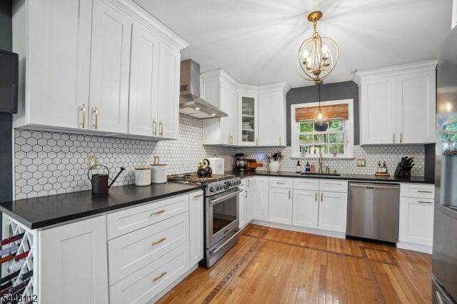 6 Cherry Ln, Caldwell Boro Twp., NJ 07006