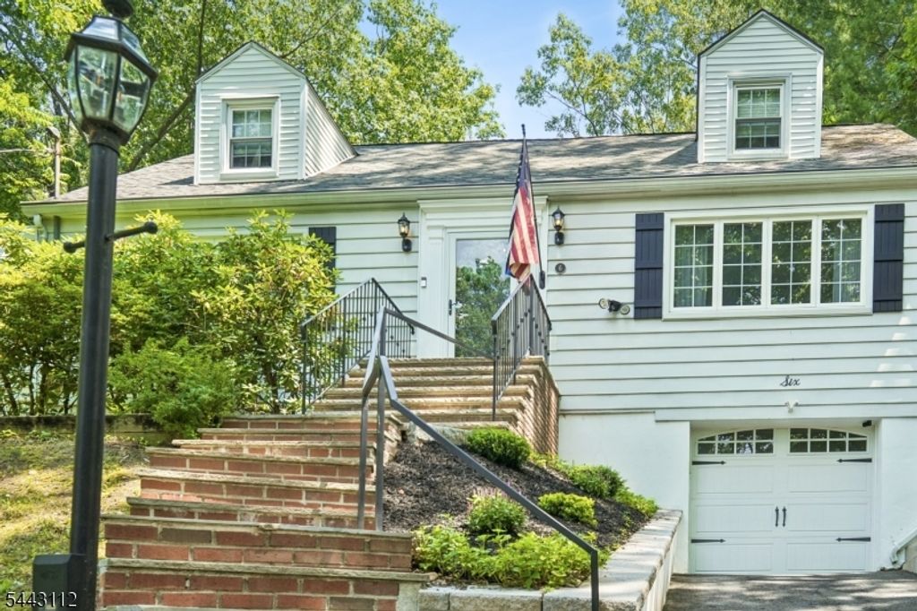 6 Cherry Ln, Caldwell Boro Twp., NJ 07006