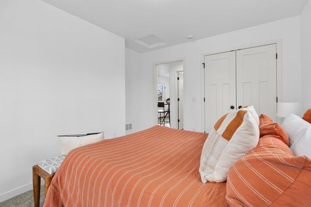 305 W SMITH AVENUE, Oshkosh, WI 54901