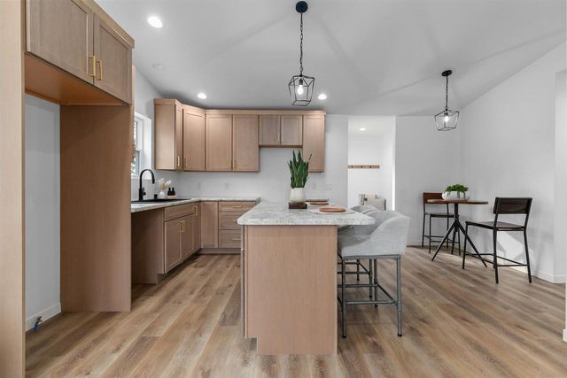 305 W SMITH AVENUE, Oshkosh, WI 54901