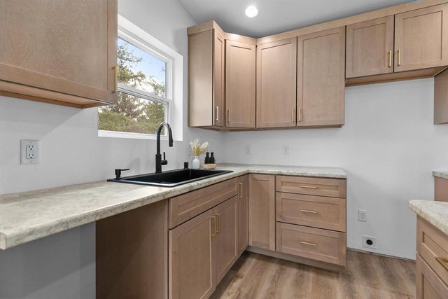 305 W SMITH AVENUE, Oshkosh, WI 54901