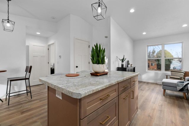 305 W SMITH AVENUE, Oshkosh, WI 54901