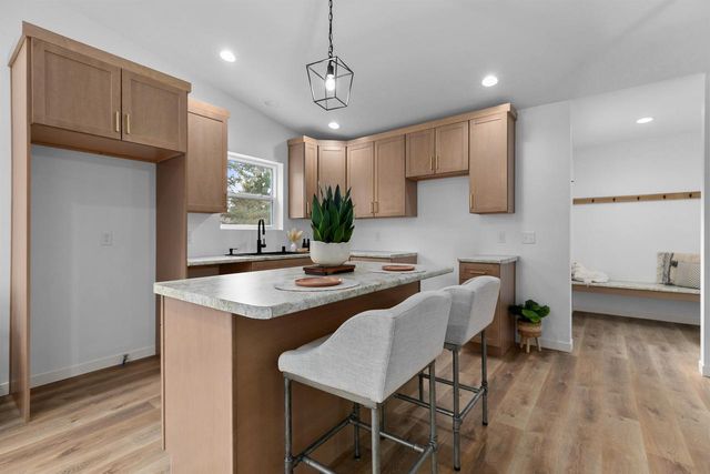 305 W SMITH AVENUE, Oshkosh, WI 54901