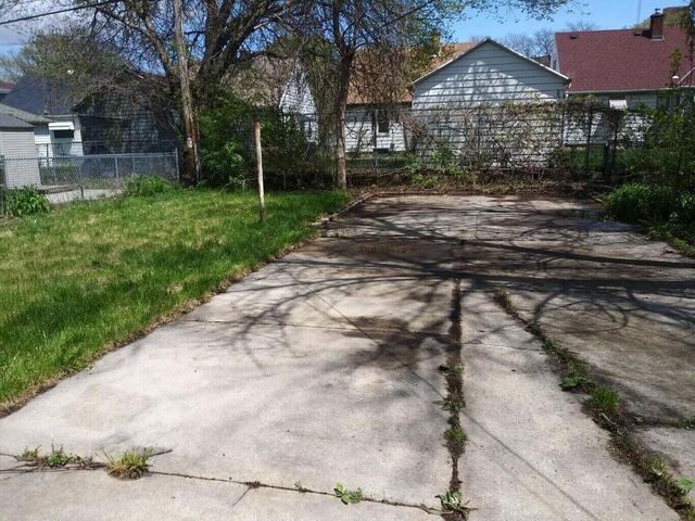 4450 N 25th STREET, Milwaukee, WI 53209