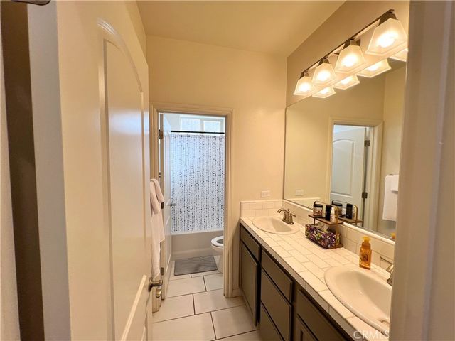 14206 Everton, Bakersfield, CA 93311