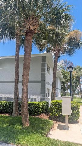 458 FAIRWAYS CIRCLE 201, Ocala, FL 34472