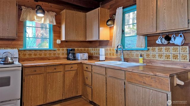 24 Starboard Road, Lopez Island, WA 98261