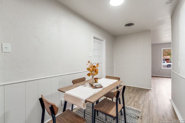 322 Kate Schenck, San Antonio, TX 78223