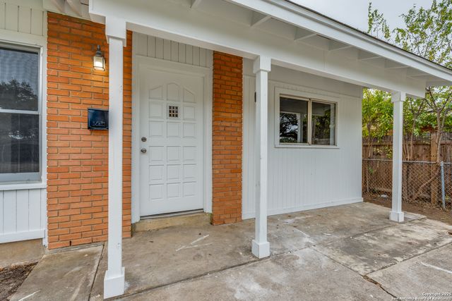 322 Kate Schenck, San Antonio, TX 78223