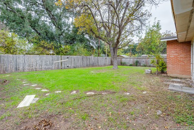 322 Kate Schenck, San Antonio, TX 78223