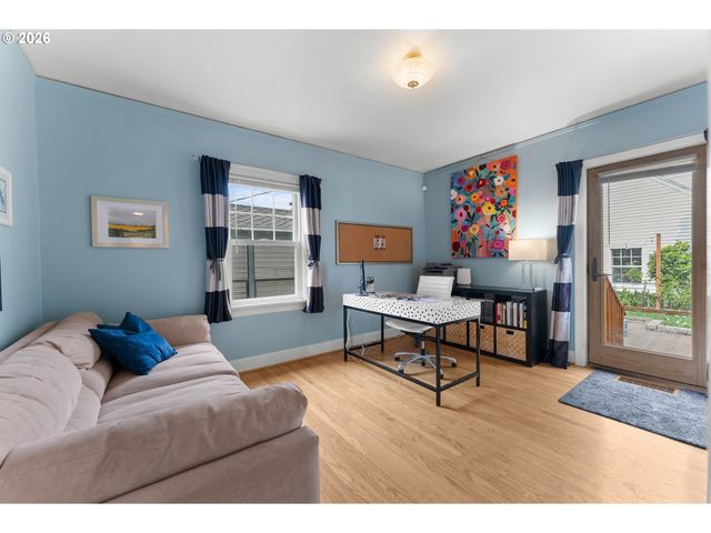 7017 Ne SACRAMENTO St, Portland, OR 97213