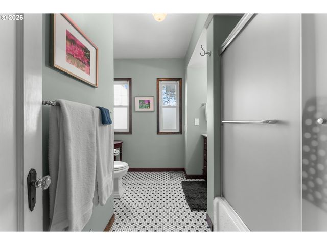 7017 Ne SACRAMENTO St, Portland, OR 97213