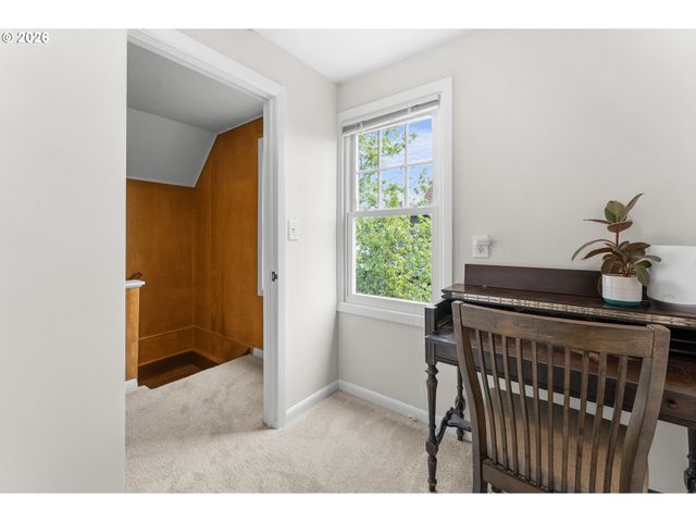 7017 Ne SACRAMENTO St, Portland, OR 97213