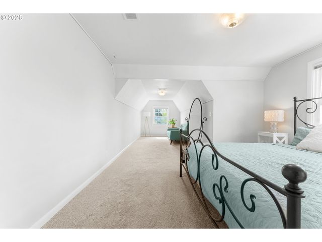 7017 Ne SACRAMENTO St, Portland, OR 97213