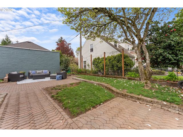 7017 Ne SACRAMENTO St, Portland, OR 97213